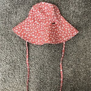 Billabong floral bucket hat